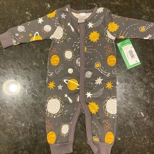 NWT Space themed onesie size 6-9months